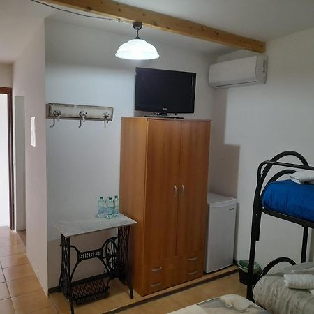 Guest House Parabita Exterior foto