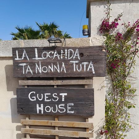 Guest House Parabita Exterior foto