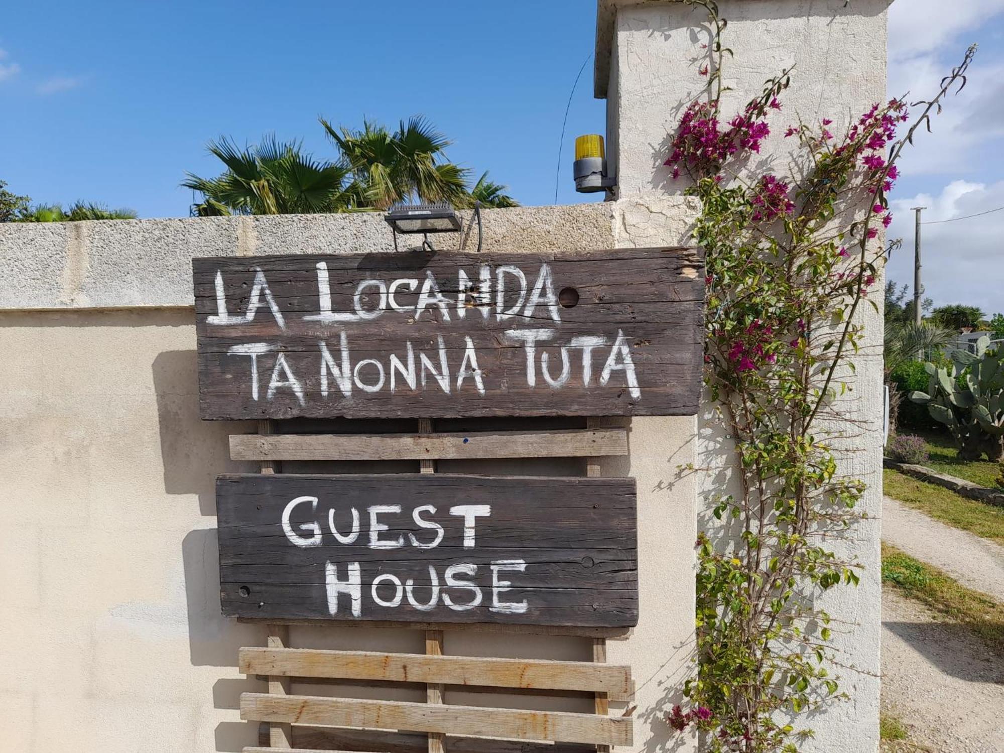 Guest House Parabita Exterior foto