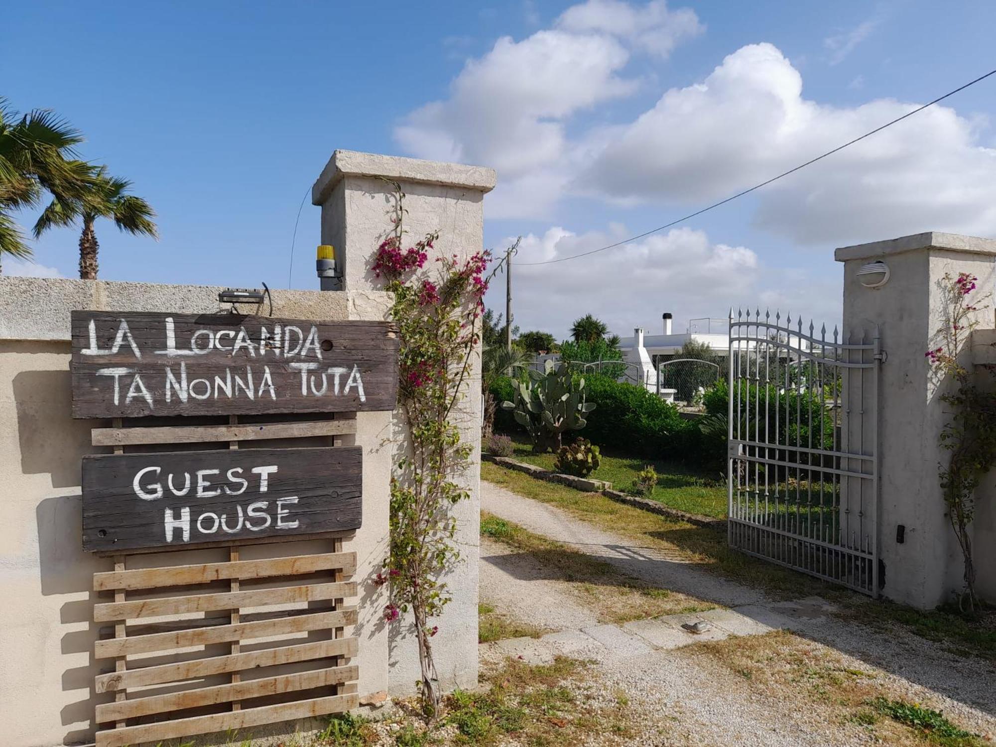 Guest House Parabita Exterior foto